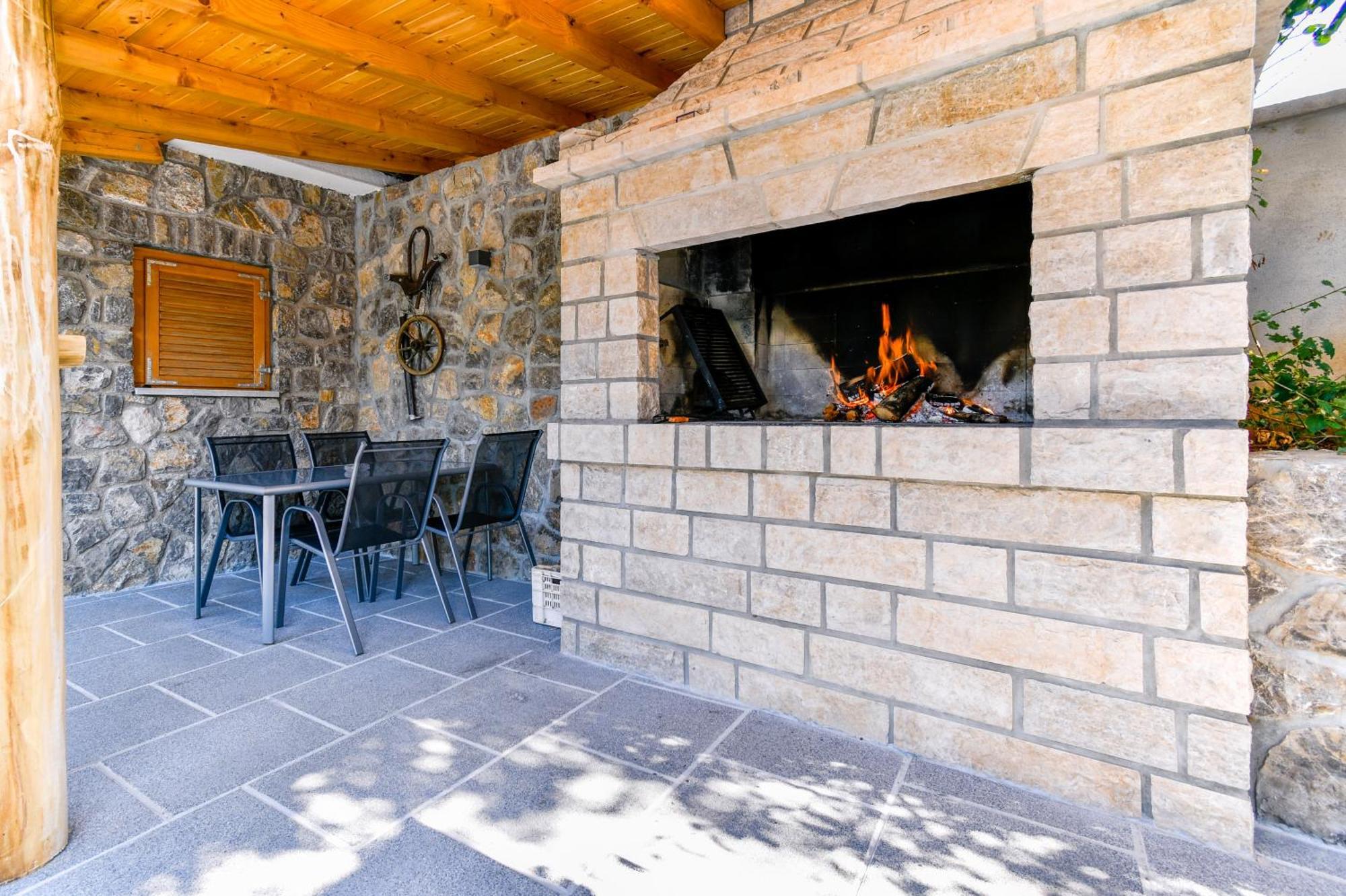 Apartman Lavanda Sa Bazenom I Okucnicom 4* Hreljin Exterior foto